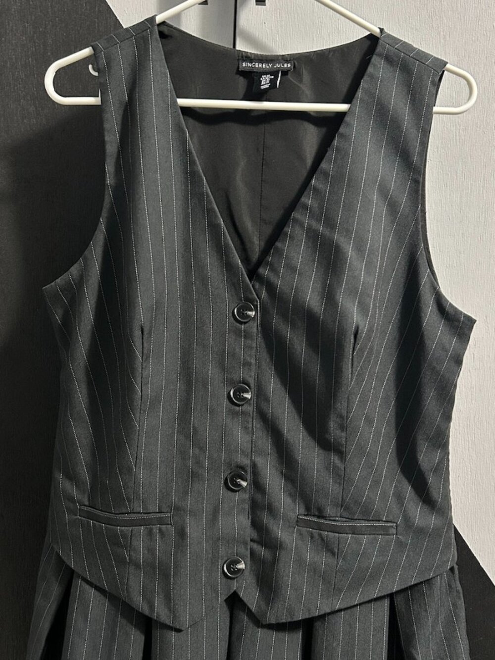 Sincerely Jules Black/White Pinstriped Vest/Pleated Skirt Mini Dress Junior's XL - Picture 2 of 11
